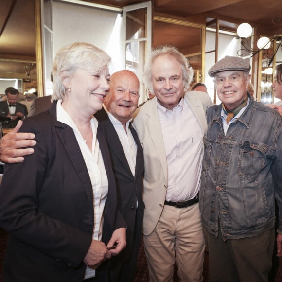 Le jury de cette édition 2023 était notamment composé de Franz-Olivier Giesbert, Renaud Girard, Thomas Gomart et Robert Kopp.
 
Exclusif - Florence Bergeaud-Blackler, Marc Ladreit de Lacharrière, Franz-Olivier Giesbert, Frédéric Mitterrand - Remise du prix de la Revue des Deux Mondes au Bistrot de Paris le 1er juin 2023.