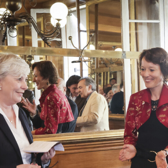 Exclusif - Florence Bergeaud-Blackler, Aurélie Julia, directrice de La Revue des Deux Mondes, Marc Ladreit de Lacharrière - Remise du prix de la Revue des Deux Mondes au Bistrot de Paris le 1er juin 2023. © Jack Tribeca / Bestimage