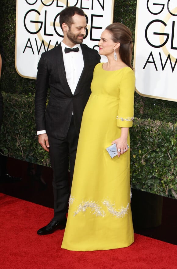 Benjamin Millepied a expliqué pourquoi lui et sa femme reviennent en France. 
Benjamin Millepied et sa femme Natalie Portman (enceinte) - 74ème cérémonie annuelle des Golden Globe Awards à Beverly Hills. 