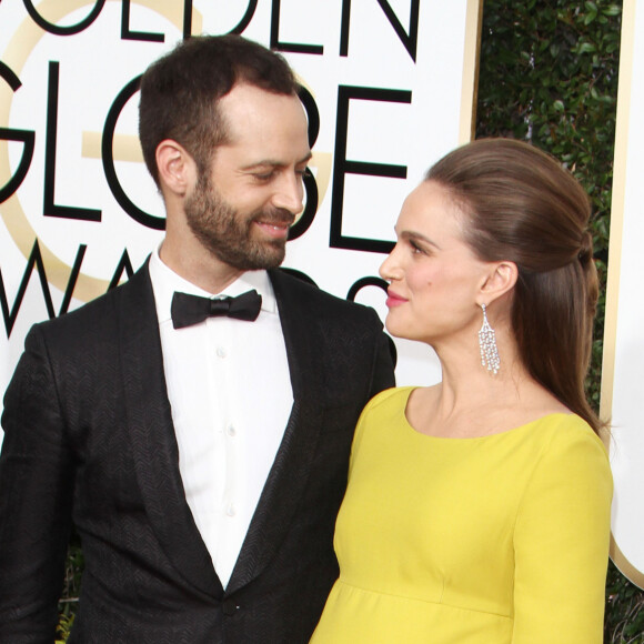 Benjamin Millepied a expliqué pourquoi lui et sa femme reviennent en France. 
Benjamin Millepied et sa femme Natalie Portman (enceinte) - 74ème cérémonie annuelle des Golden Globe Awards à Beverly Hills. 