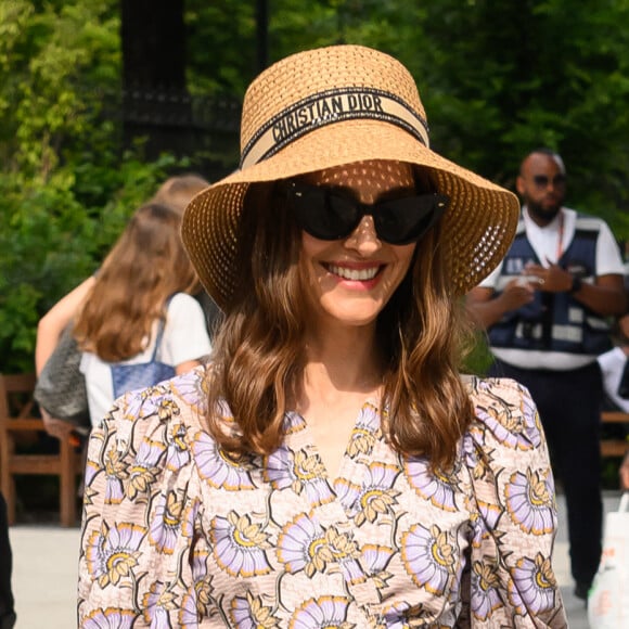 La star est apparue au village Roland-Garros sans Benjamin Millepied.
Natalie Portman aux internationaux de tennis de Roland-Garros, le 7 juin 2023. - Laurent Zabulon/ABACAPRESS.COM