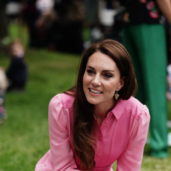 Catherine (Kate) Middleton, princesse de Galles, participe au pique-nique des enfants à l'exposition horticole "Chelsea Flower Show" à l'hôpital royal de Chelsea à Londres, le 22 mai 2023. 