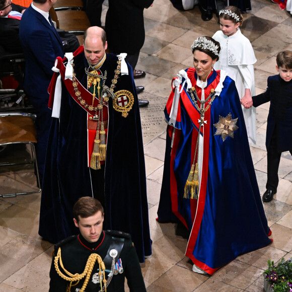 Avalon - Cérémonie de couronnement du roi d'Angleterre à l'abbaye de Westminster de Londres Le prince William, prince de Galles, et Catherine (Kate) Middleton, princesse de Galles, la princesse Charlotte de Galles, et le prince Louis de Galles, lors de la cérémonie de couronnement du roi d'Angleterre à Londres, Royaume Uni, le 6 mai 2023. 
