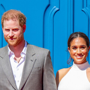 Il est parti rejoindre Meghan Markle et leurs deux enfants.
Le prince Harry, duc de Sussex et Meghan Markle, duchesse de Sussex, arrivent à l'hôtel de ville pour l'événement Invictus Games Dusseldorf 2023 One Year to Go, à Düsseldorf, Allemagne, le 6 septembre 2022. 