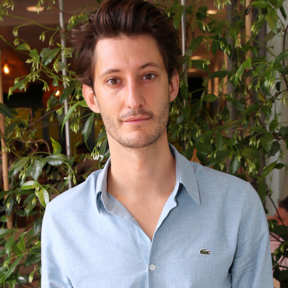 Exclusif - Pierre Niney - Célébrités aux Internationaux de France de Tennis de Roland Garros 2023 - Jour 13 à Paris le 09 Juin 2023. © Bertrand Rindoff / Bestimage 