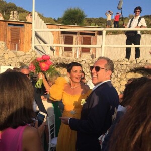 Comme d'habitude, la belle Brésilienne a joué la carte de l'originalité avec des robes que l'on attendaient pas.
Cristina Cordula dévoile sa robe de mariage sur Instagram.