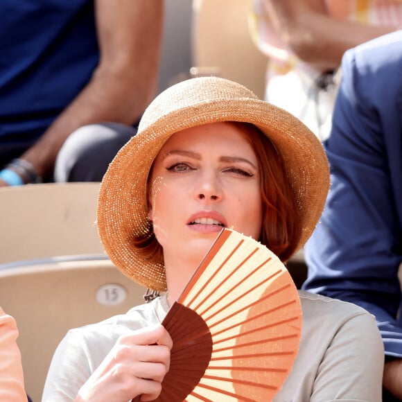 Elodie Frégé dans les tribunes lors des Internationaux de France de Tennis de Roland Garros 2023. Paris, le 10 juin 2023. © Jacovides-Moreau / Bestimage 