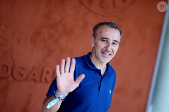 Elie Semoun - Célébrités au Village lors des Internationaux de France de tennis de Roland Garros 2023 à Paris le 10 juin 2023. © Jacovides-Moreau/Bestimage 