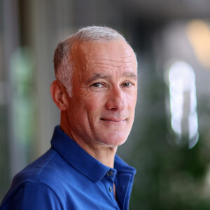 Gilles Bouleau - Célébrités au Village lors des Internationaux de France de tennis de Roland Garros 2023 à Paris le 10 juin 2023. © Jacovides-Moreau/Bestimage 
