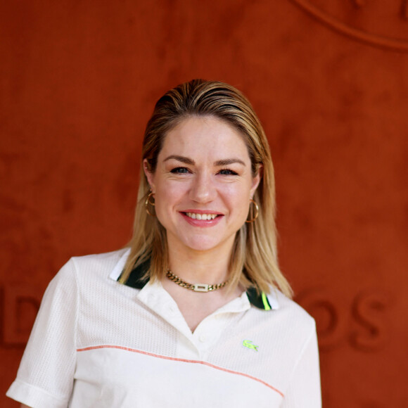 Emilie Dequenne - Célébrités au Village lors des Internationaux de France de tennis de Roland Garros 2023 à Paris le 10 juin 2023. © Jacovides-Moreau/Bestimage 