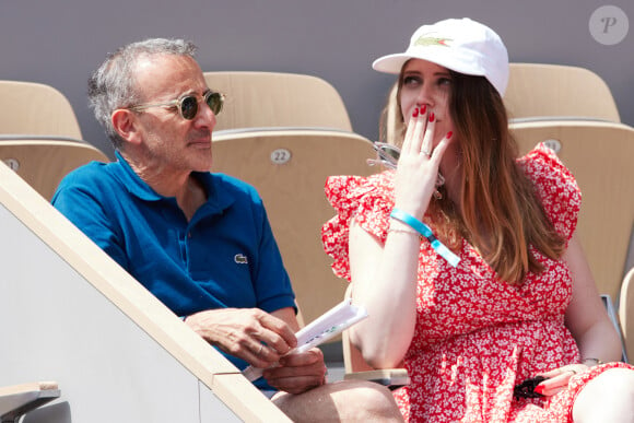 Elie Semoun dans les tribunes lors des Internationaux de France de Tennis de Roland Garros 2023. Paris, le 10 juin 2023. © Jacovides-Moreau / Bestimage 