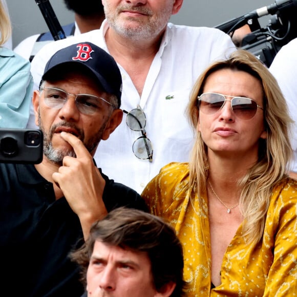 Le couple s'est montré particulièrment complice.
Roschdy Zem et sa compagne Sarah Lavoine en tribunes des Internationaux de France de tennis de Roland Garros 2023 à Paris le 11 juin 2023. © Jacovides-Moreau/Bestimage