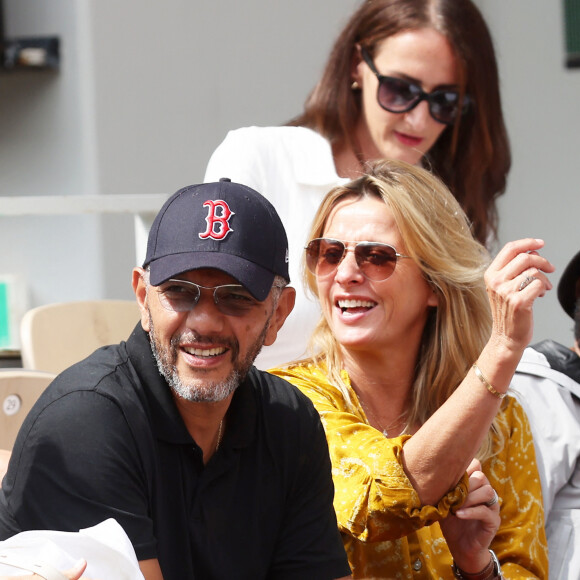 Roschdy Zem et sa compagne Sarah Lavoine en tribunes des Internationaux de France de tennis de Roland Garros 2023 à Paris le 11 juin 2023. © Jacovides-Moreau/Bestimage