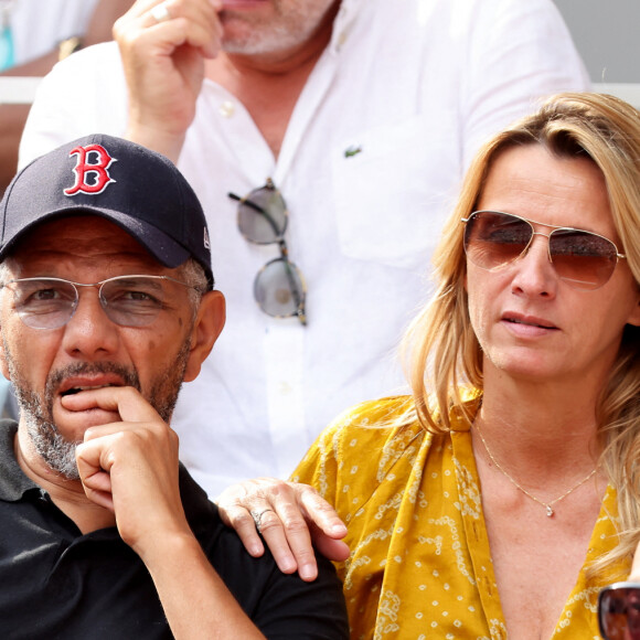 Roschdy Zem et sa compagne Sarah Lavoine en tribunes des Internationaux de France de tennis de Roland Garros 2023 à Paris le 11 juin 2023. © Jacovides-Moreau/Bestimage