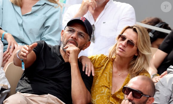 Roschdy Zem et sa compagne Sarah Lavoine en tribunes des Internationaux de France de tennis de Roland Garros 2023 à Paris le 11 juin 2023. © Jacovides-Moreau/Bestimage