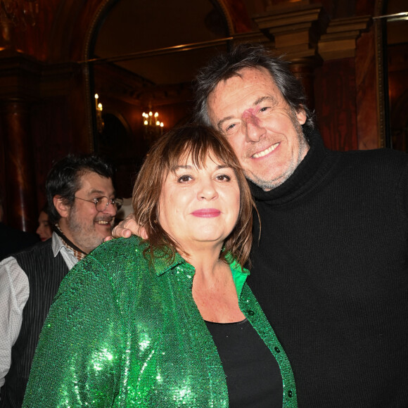 "J'aimerais encore penser que je suis une femme aimable et appréciable, même si je ne rentre pas dans du 36 !" explique-t-elle.
Exclusif - Michèle Bernier et Jean-Luc Reichmann - 100ème de la pièce "Je préfère qu'on reste ensemble" au Théâtre des Variétés à Paris le 12 janvier 2023. © Coadic Guirec/Bestimage