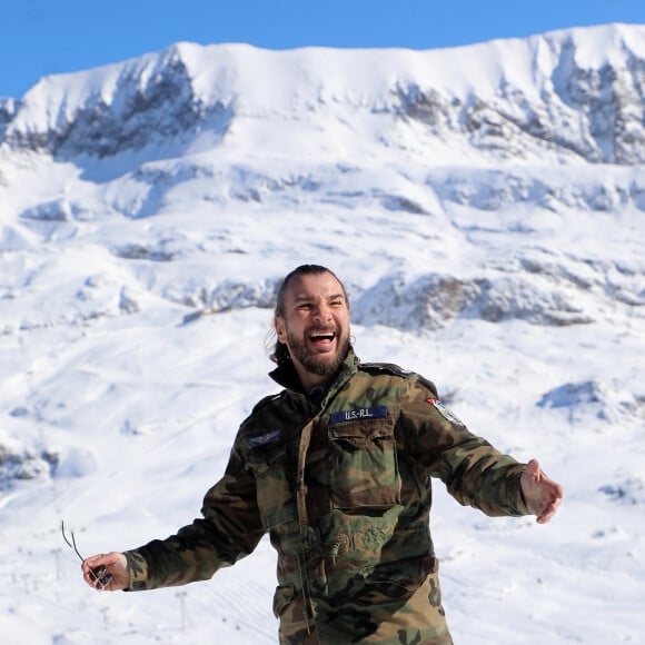 Michaël Youn - Photocall de l'équipe du film "BDE" dans le cadre du 26ème Festival de l'Alpe d'Huez le 21 janvier 2023. © Dominique Jacovides/Bestimage