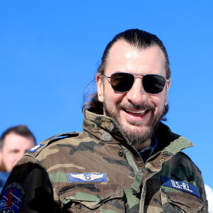 Michaël Youn - Photocall de l'équipe du film "BDE" dans le cadre du 26ème Festival de l'Alpe d'Huez le 21 janvier 2023. © Dominique Jacovides/Bestimage