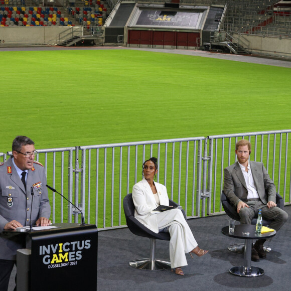 Le prince Harry lors de la conférence de presse des Invictus Games 2023 à Dusseldorf, Allemagne le 6 septembre 2022. © Piero Nigro/Alto Press via ZUMA Press / Bestimage 