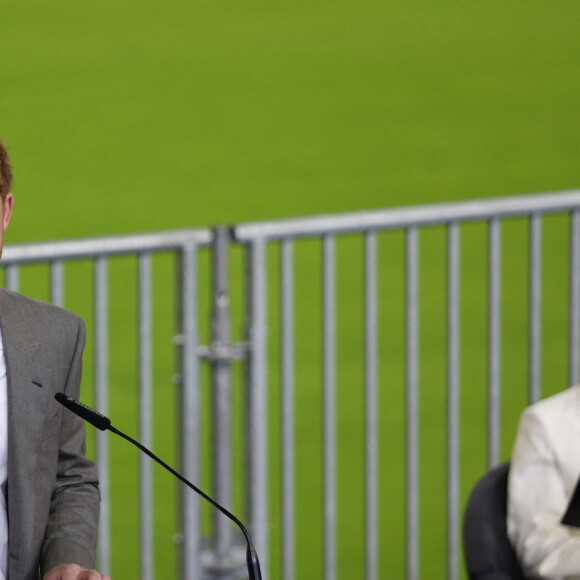 Le prince Harry lors de la conférence de presse des Invictus Games 2023 à Dusseldorf, Allemagne le 6 septembre 2022. © Piero Nigro/Alto Press via ZUMA Press / Bestimage 