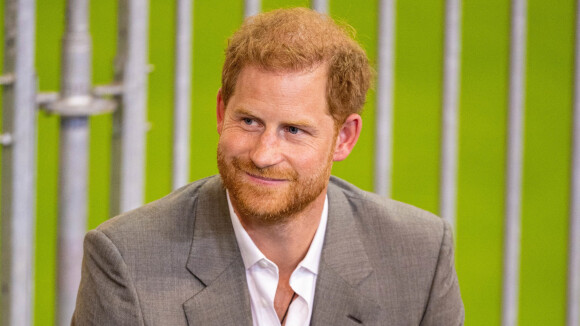 Prince Harry réapparaît sans Meghan : en solo mais très décontracté après son retour de Londres