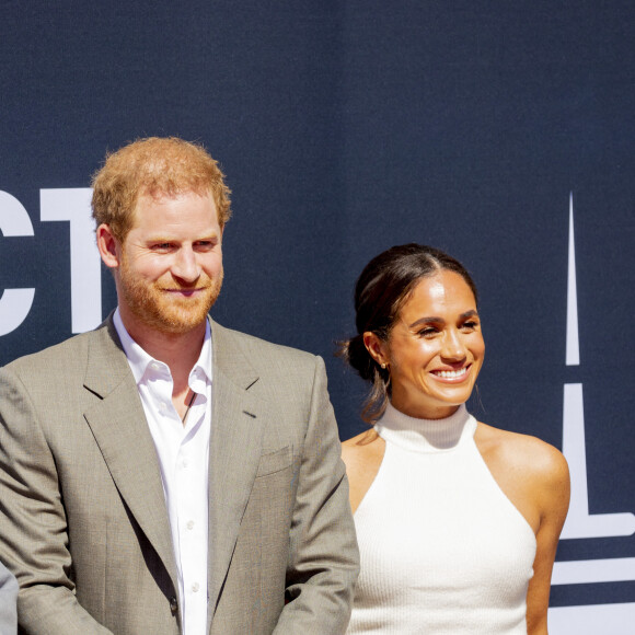 Le prince Harry, duc de Sussex et Meghan Markle, duchesse de Sussex, arrivent à l'hôtel de ville pour l'événement Invictus Games Dusseldorf 2023 One Year to Go, à Düsseldorf, Allemagne, le 6 septembre 2022. 