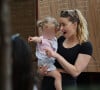 La jeune femme s'occupe quant à elle de sa petite Oonagh, née en 2021. 
Exclusif - Amber Heard s'est installée avec sa fille Oonagh Paige Heard dans une maison à Madrid en Espagne le 7 mai 2023.