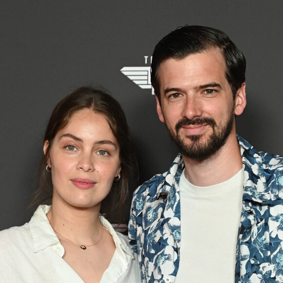 Mais pour célébrer un bien bel anniversaire, ils ont fait une exception.
Marie-Ange Casta et son mari Marc-Antoine Le Bret - Avant-première du film "Top Gun Maverick" à l'UGC Normandie à Paris. © Coadic Guirec/Bestimage