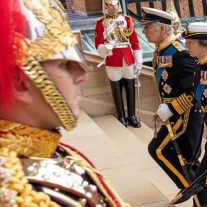 Le roi Charles III d'Angleterre, La princesse Anne, Le prince Andrew, duc d'York, Le prince Edward, duc de Kent - Procession pédestre des membres de la famille royale depuis la grande cour du château de Windsor (le Quadrangle) jusqu'à la Chapelle Saint-Georges, où se tiendra la cérémonie funèbre des funérailles d'Etat de reine Elizabeth II d'Angleterre. Windsor, le 19 septembre 2022 