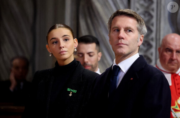 Très fier de la jeune femme, le prince sait en tout cas qu'elle "fera mieux" que lui. 
Exclusif - Vittoria de Savoie et son père Emmanuel-Philibert de Savoie - La famille de Savoie s'est retrouvée à l'abbaye de Hautecombe lors d'une messe pour célébrer les 40 ans de la disparition du dernier roi régnant d'Italie, Humbert II de Savoie à Saint-Pierre-de-Curtille, le 18 Mars 2023. © Dominique Jacovides/Bestimage 