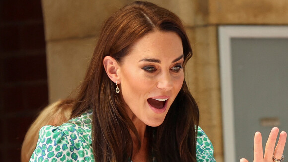 VIDEO Kate Middleton en total look léopard, un rot tonitruant l'interrompt en plein discours