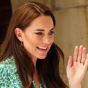 "Bien joué, toi !", lui a-t-elle alors dit.
Kate Middleton lors d'une visite au Riversley Park Children's Centre de Nuneaton, le 15 juin 2023.