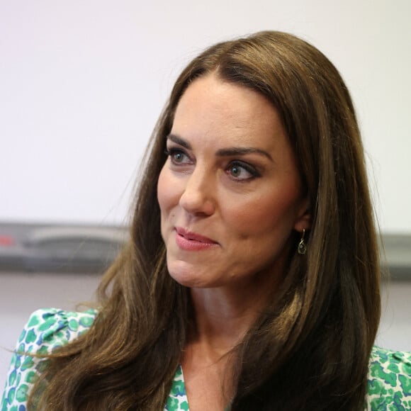 Kate Middleton lors d'une visite au Riversley Park Children's Centre de Nuneaton, le 15 juin 2023.