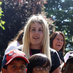 Kate Middleton lors d'une visite au Riversley Park Children's Centre de Nuneaton, le 15 juin 2023.