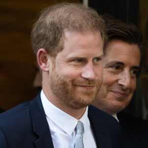 Le prince Harry quitte la Haute Cour de Londres au deuxième jour de son témoignage contre un tabloïd accusé de piratage de messageries téléphoniques. Londres, le 7 juin 2023.