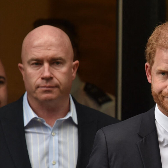 Le prince Harry à la sortie de la la Haute Cour de Londres pour témoigner contre un tabloïd accusé de piratage de messageries téléphoniques. Londres, Royaume Uni, le 6 juin 2023.