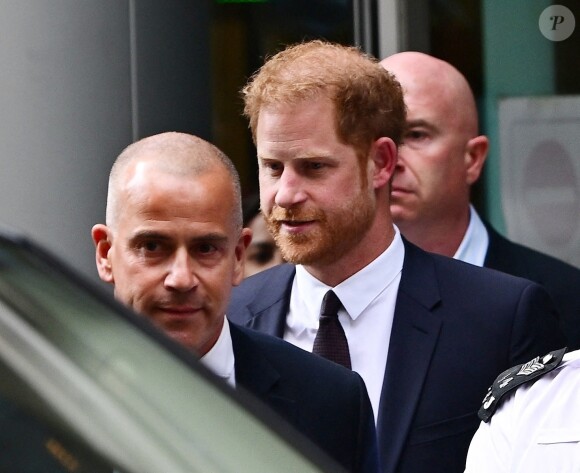 Né au mois de novembre, le roi Charles III va avoir droit à une célébration de son anniversaire un brin à l'avance.
Le prince Harry, duc de Sussex, à la sortie de la la Haute Cour de Londres pour témoigner contre un tabloïd accusé de piratage de messageries téléphoniques. C'est la première apparition d'un membre de la famille royale à la barre en plus d'un siècle, à Londres, Royaume Uni.