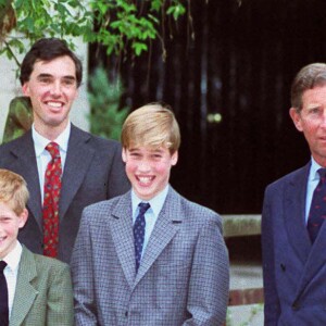 Lady Diana et ses deux fils, le prince William et le prince Harry à la sortie d'Eton College en 1995