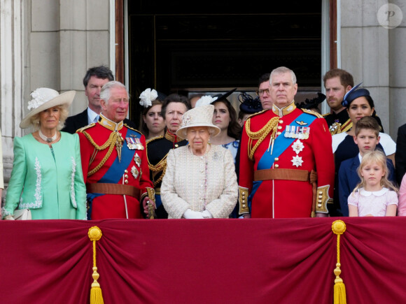 Comme le veut la tradition, il va être mis à l'honneur lors du défilé Trooping The Colour.
Camilla Parker Bowles, le prince Charles, la reine Elizabeth II d'Angleterre, le prince Andrew, le prince Harry, et Meghan Markle - La famille royale au balcon du palais de Buckingham lors de la parade Trooping the Colour. Londres, le 8 juin 2019.