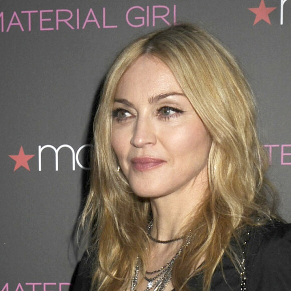 Archives - Madonna - NEW YORK - SEPTEMBER 22: Madonna, Lola Leon and Taylor Momsen attend the launch of 'Material Girl' at Macy's Herald Square on September 22, 2010 in New York City. People: Lola Leon_Madonna 