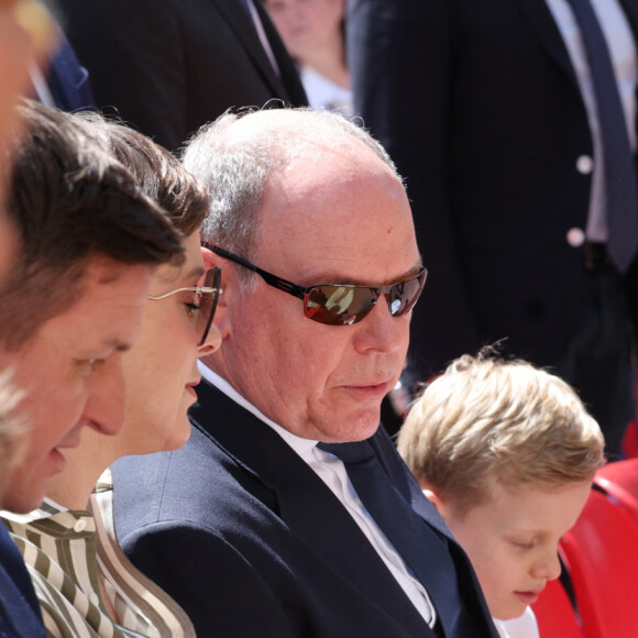 Le prince Albert II, La princesse Charlene de Monaco, La princesse Gabriella de Monaco, comtesse de Carladès - 4ème rencontre des sites historiques Grimaldi sur la place du palais Princier à Monaco le 10 juin 2023. © Claudia Albuquerque / Bestimage 