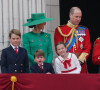 Son père l'a repris
Le prince George, le prince Louis, la princesse Charlotte, Kate Catherine Middleton, princesse de Galles, le prince William de Galles, le roi Charles III - La famille royale d'Angleterre sur le balcon du palais de Buckingham lors du défilé "Trooping the Colour" à Londres. Le 17 juin 2023 
