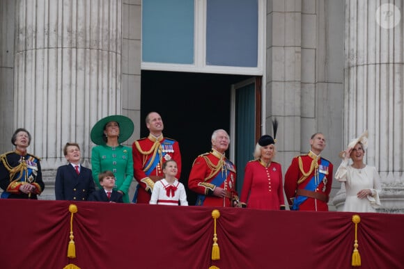 Le prince George, le prince Louis, la princesse Charlotte, Kate Catherine Middleton, princesse de Galles, le prince William de Galles - La famille royale d'Angleterre sur le balcon du palais de Buckingham lors du défilé "Trooping the Colour" à Londres. Le 17 juin 2023