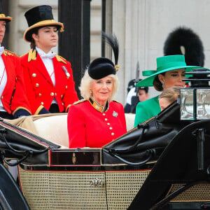 Il souffre du rhume des foins comme sa maman
La reine consort Camilla Parker Bowles, Kate Catherine Middleton, princesse de Galles - La famille royale d'Angleterre lors du défilé "Trooping the Colour" à Londres. Le 17 juin 2023