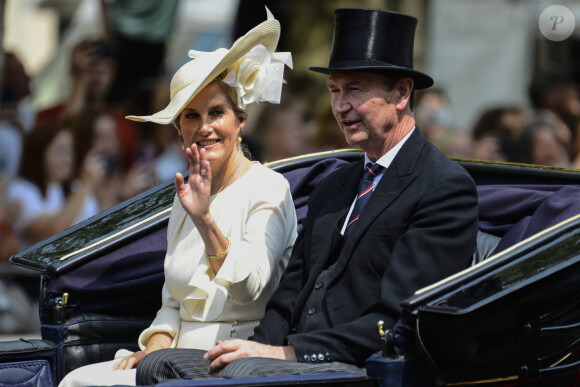 Elle lui a adressé un mot tendre
Sophie, duchesse d'Edimbourg, Tim Laurence - La famille royale d'Angleterre lors du défilé "Trooping the Colour" à Londres. Le 17 juin 2023