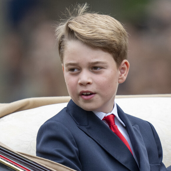Louis et Charlotte l'ont regardé en train d'éternuer
Le prince George, le prince Louis de Galles - La famille royale d'Angleterre lors du défilé "Trooping the Colour" à Londres. Le 17 juin 2023