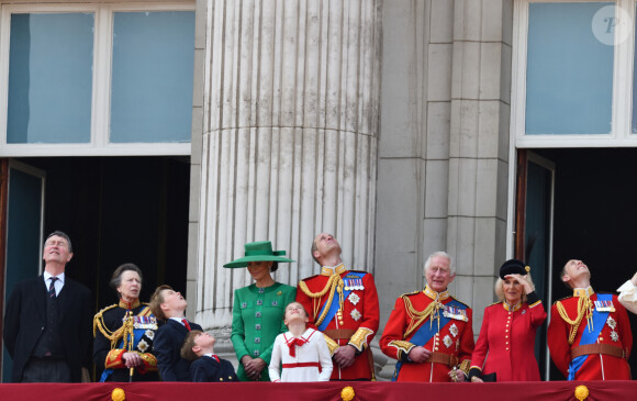 Tim Laurence, la princesse Anne, le prince George, le prince Louis, la princesse Charlotte, Kate Catherine Middleton, princesse de Galles, le prince William de Galles, le roi Charles III et la reine consort Camilla Parker Bowles, le duc Edward d'Edimbourg- La famille royale d'Angleterre sur le balcon du palais de Buckingham lors du défilé "Trooping the Colour" à Londres. Le 17 juin 2023 