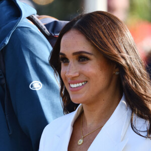 "Meghan Markle pourrait devenir la plus grande influenceuse au monde", a fait savoir Nick Ede au MailOnline.
Le prince Harry, duc de Sussex, et Meghan Markle aux Pays-Bas, à La Haye, le 15 avril 2022.
© Agence / Bestimage