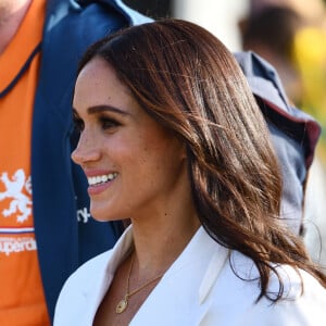 Si le deal avec Dior se fait, Meghan Markle pourrait devenir l'égérie la plus riche du monde.
Le prince Harry et Meghan Markle aux Pays-Bas, à La Haye, le 15 avril 2022.
© Agence / Bestimage