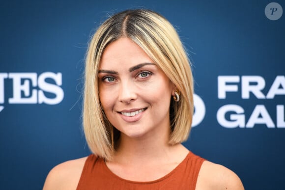 Inès Vandamme au photocall de la 174ème édition du Prix de Diane Longines à l'hippodrome de Chantilly, France, le 18 juin 2023. © Matthieu Mirville/Bestimage 